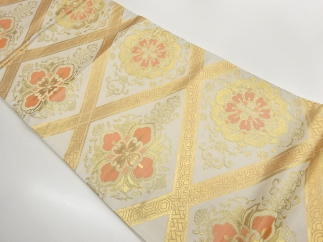 JAPANESE KIMONO / FLOWER PATTERN / CHRYSANTHEMUM ARABESQUE PATTERN WOV